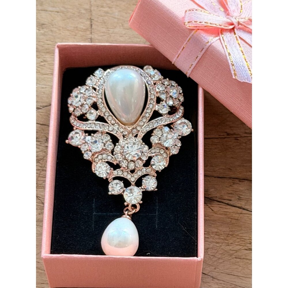 Vintage-Inspired Rose Gold Brooch With Faux Pearls & Crystals 2 Inches Elegant D